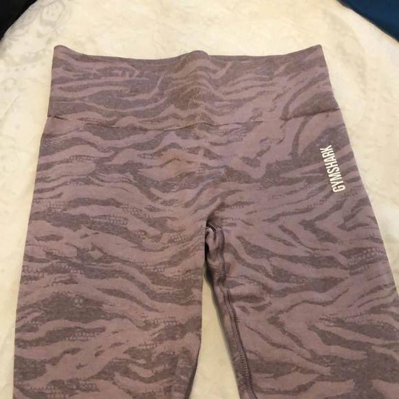 Gymshark Lilac Seamless Animal Print Leggings Size Small - Picture 2 of 3